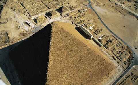 Aerial view of the Great Pyramid of Khufu, showing the location of the excavated (left) and unexcavated (right) boat pits.